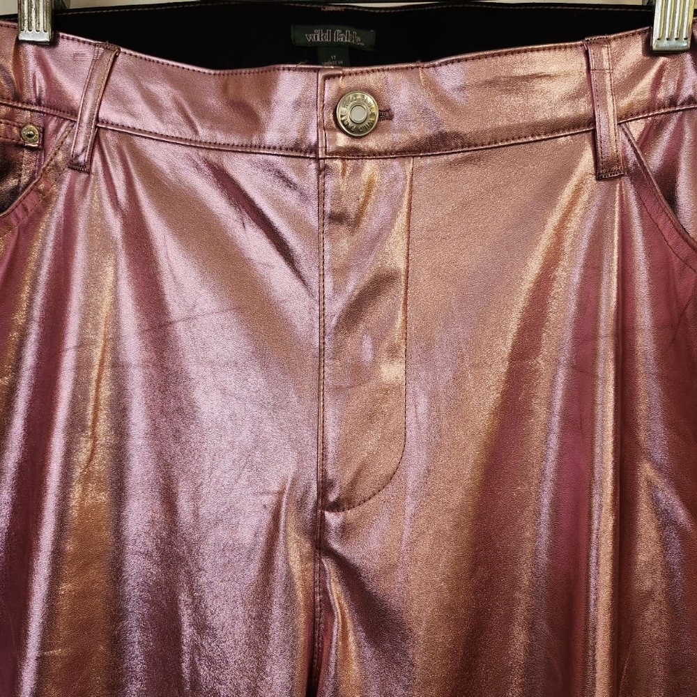 ๐๏ธ Pretty in Pink Metallic Flare Pants - Picture 3 of 10